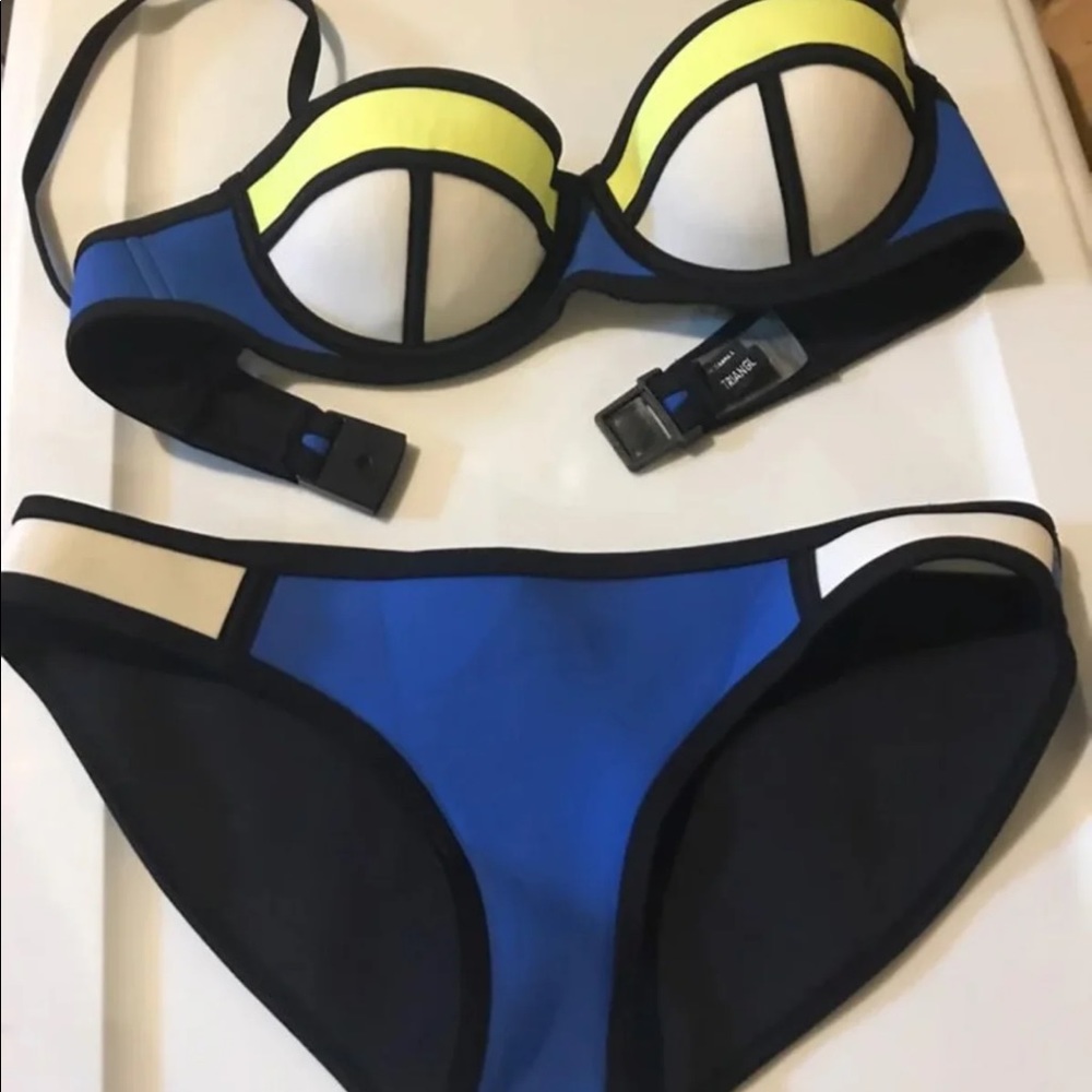TRIANGL Swim set